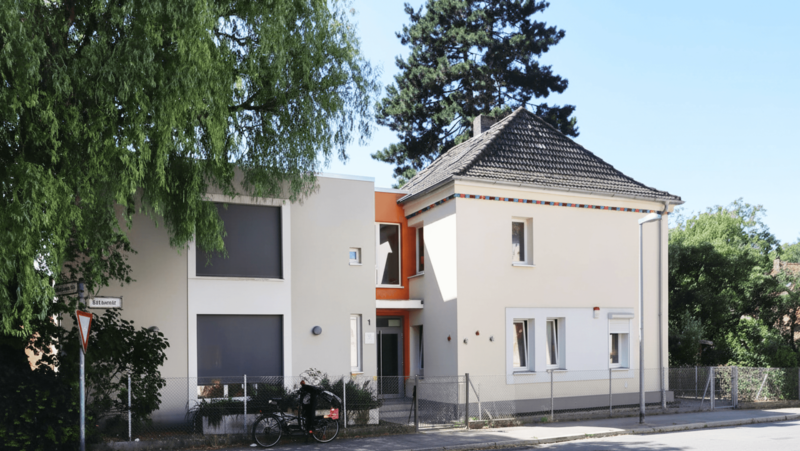Vielseitiges Wohn- und Geschäftshaus mit Aufzug in begehrter Lage, 30455 Hannover, Büro/Praxis