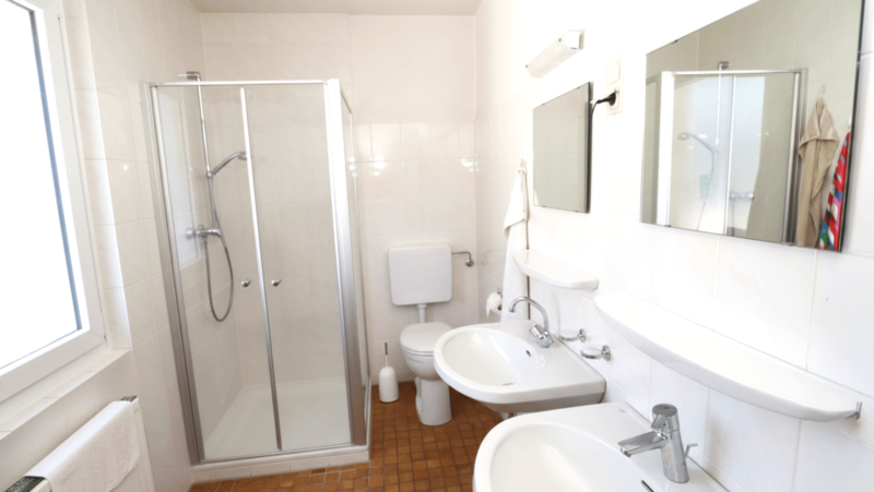Badezimmer EG
