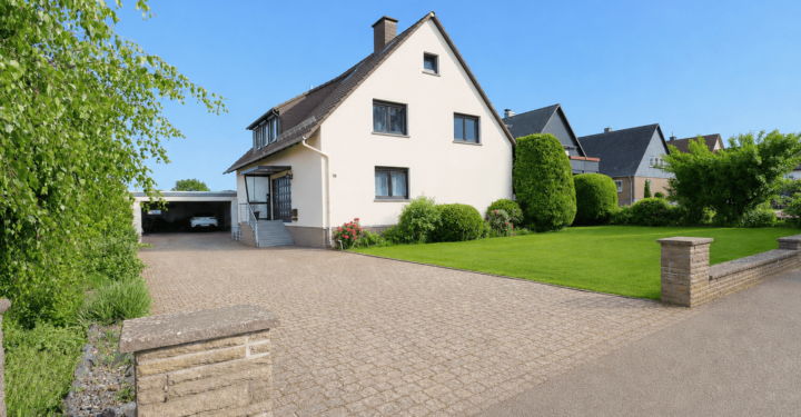 Wohnen mit Aussicht – Charmantes Zweifamilienhaus auf großzügigem Grundstück, 31867 Hülsede, Haus