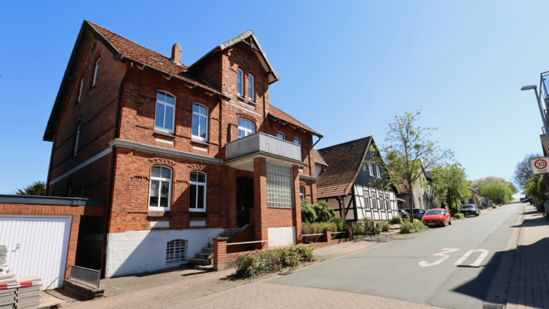 Handwerkerhaus mit viel Potenzial – Großzügiges Zweifamilienhaus zum Verwirklichen, 31848 Bad Münder am Deister, Zweifamilienhaus