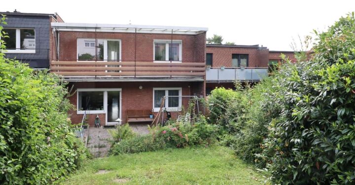 Teilmodernisiertes Reihenmittelhaus in naturnaher Lage von Springe, 31832 Springe, Reihenmittelhaus