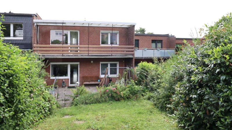 Teilmodernisiertes Reihenmittelhaus in naturnaher Lage von Springe, 31832 Springe, Reihenmittelhaus