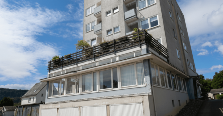 Wohnen mit Weitblick – 2-Zimmer-Wohnung mit großzügiger Dachterrasse, 31832 Springe, Etagenwohnung zum Kauf